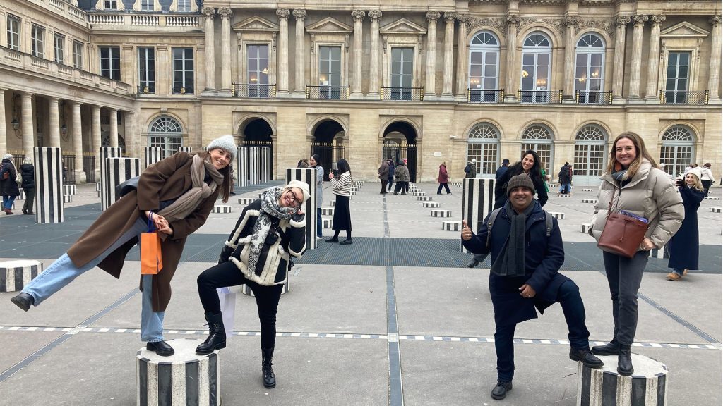 learn French for expats -colonnes de Buren Paris stroll
