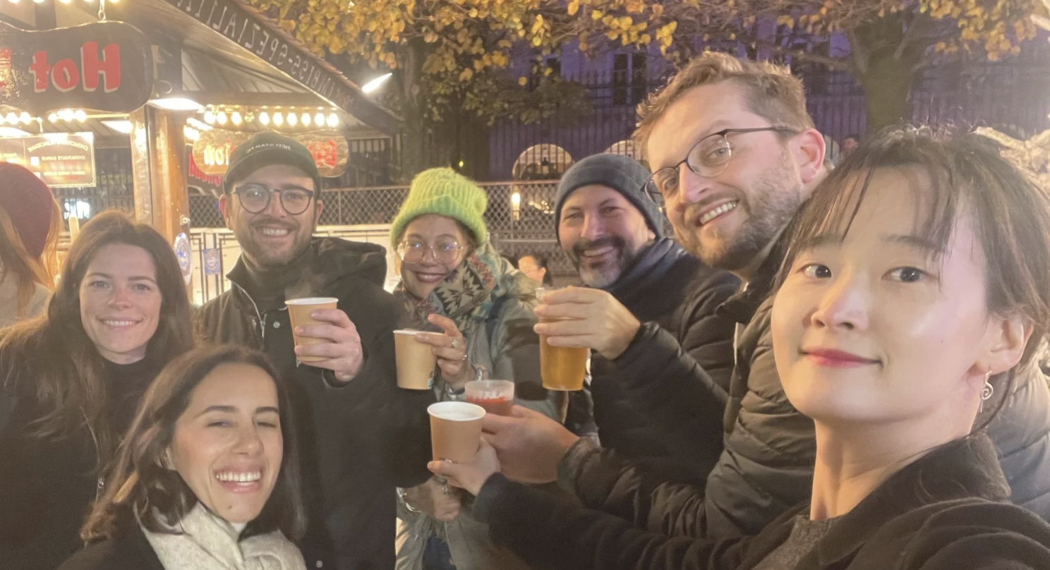 photo of expat partners at absolutely French