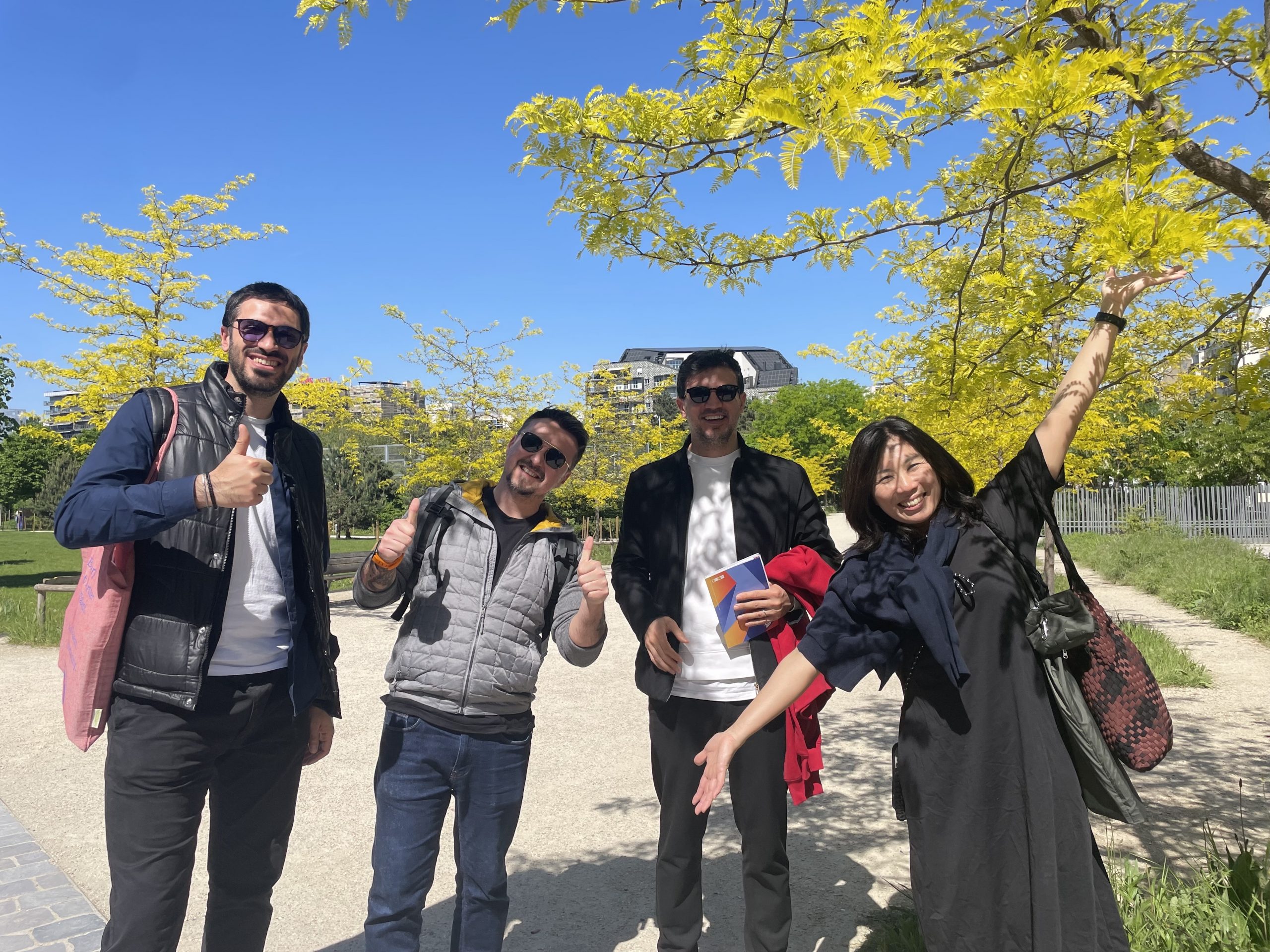 Expats enjoying a summer in Paris