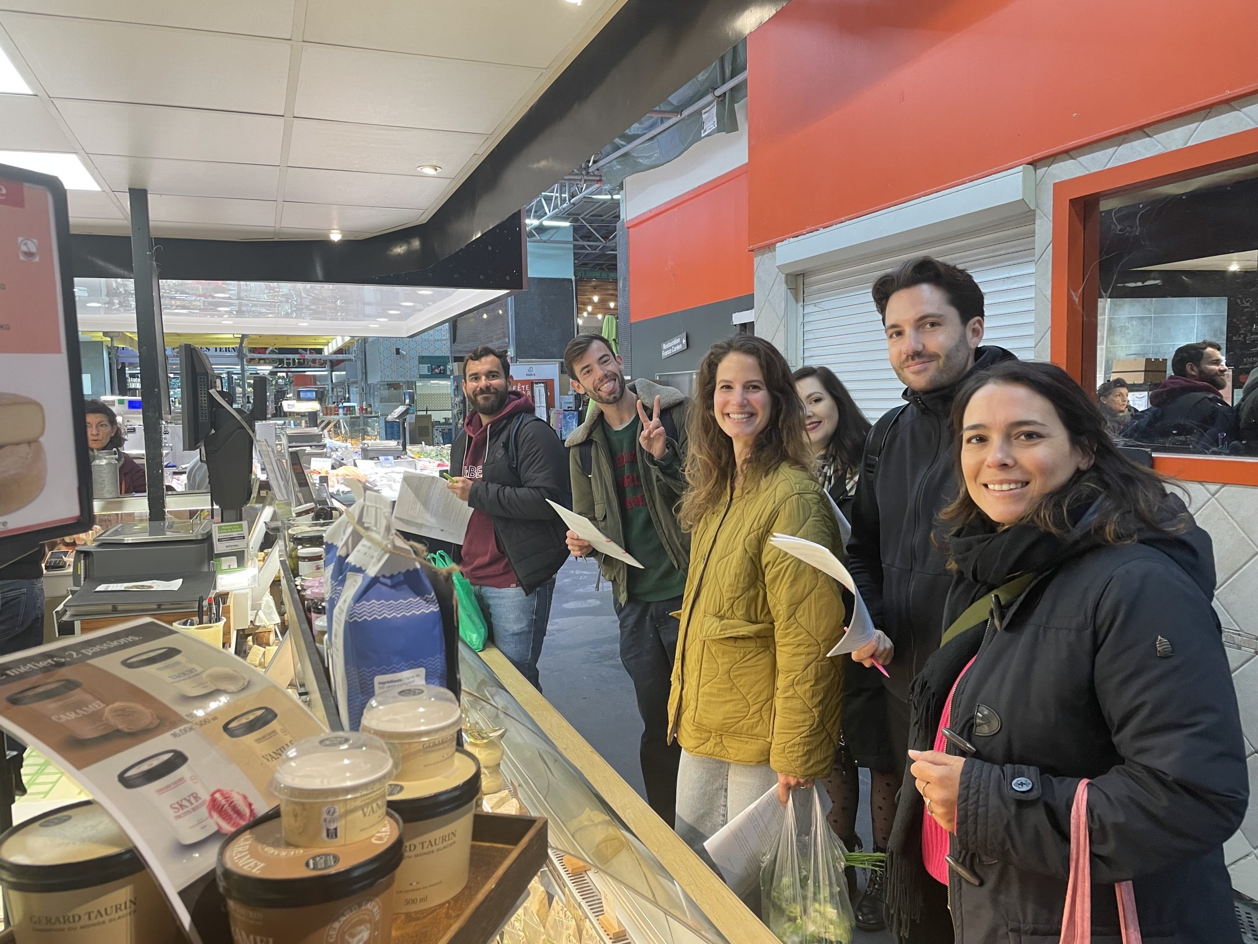 expat assignment success factors- integration with absolutely French