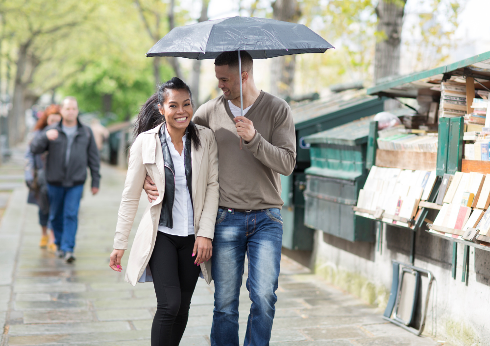 Spouse support program in Paris helping expat families feel at home.